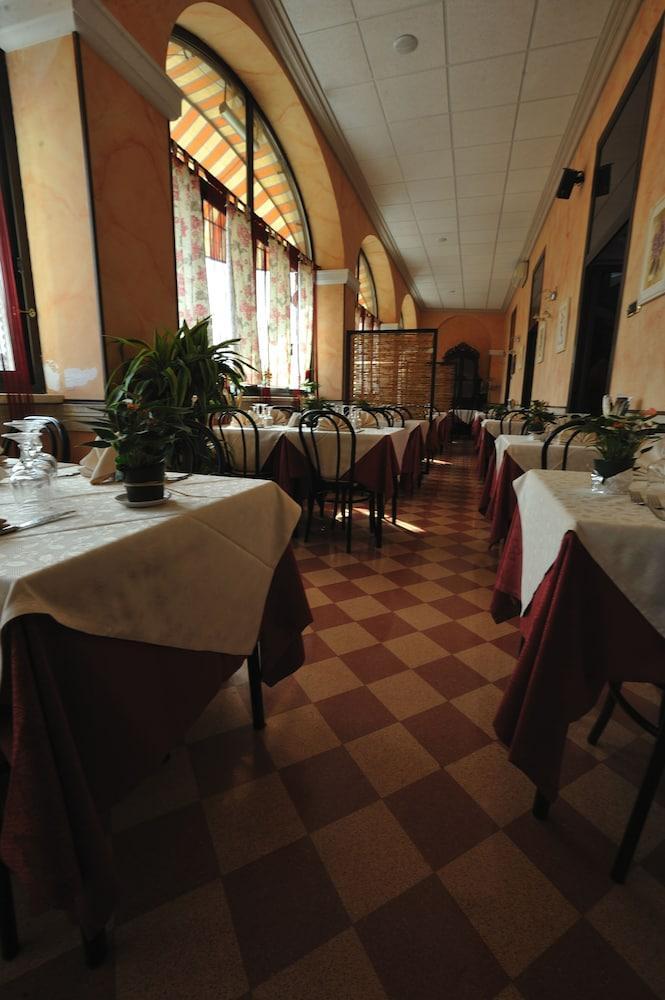 Hotel Miramare Ladispoli Buitenkant foto