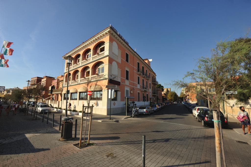 Hotel Miramare Ladispoli Buitenkant foto