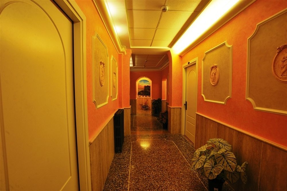 Hotel Miramare Ladispoli Buitenkant foto